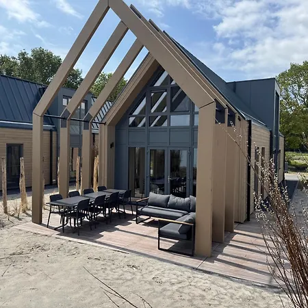 Enkhuizer Beachhouse Odyssee Nr 513 *